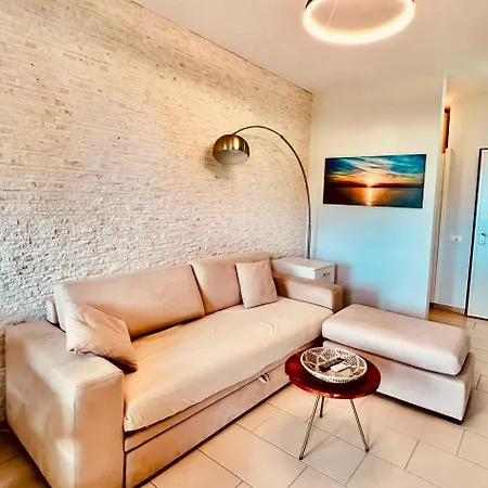 Azure Sea View Escape شقة فلورا