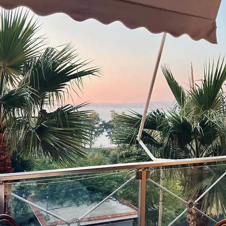 Azure Sea View Escape شقة